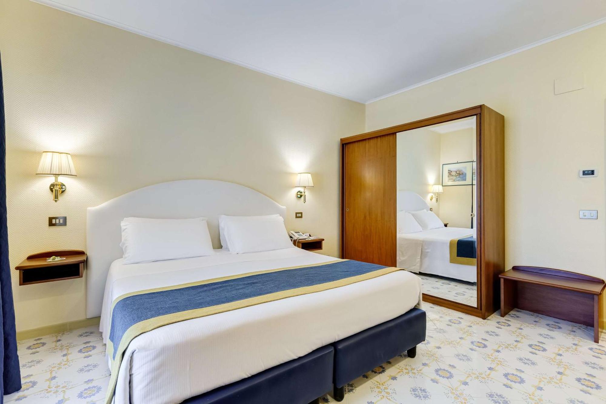 Best Western Hotel La Solara Sorrento Bagian luar foto